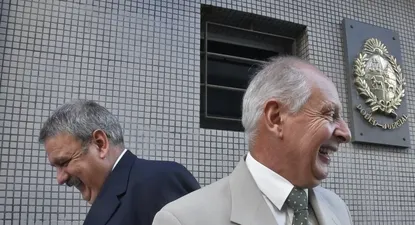 Archivo, febrero de 2018. Los abogados Gustavo Salle y Enrique Viana a la salida del juzgado por el caso de la amenaza al fiscal de Corte, Jorge Díaz