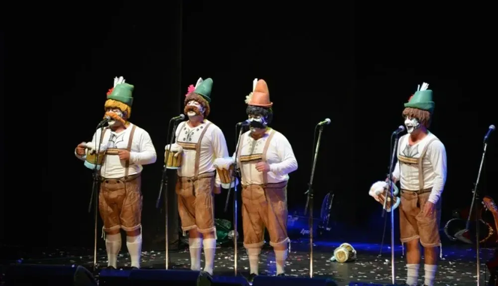 Los alemanes de Momolandia en el Teatro de Verano