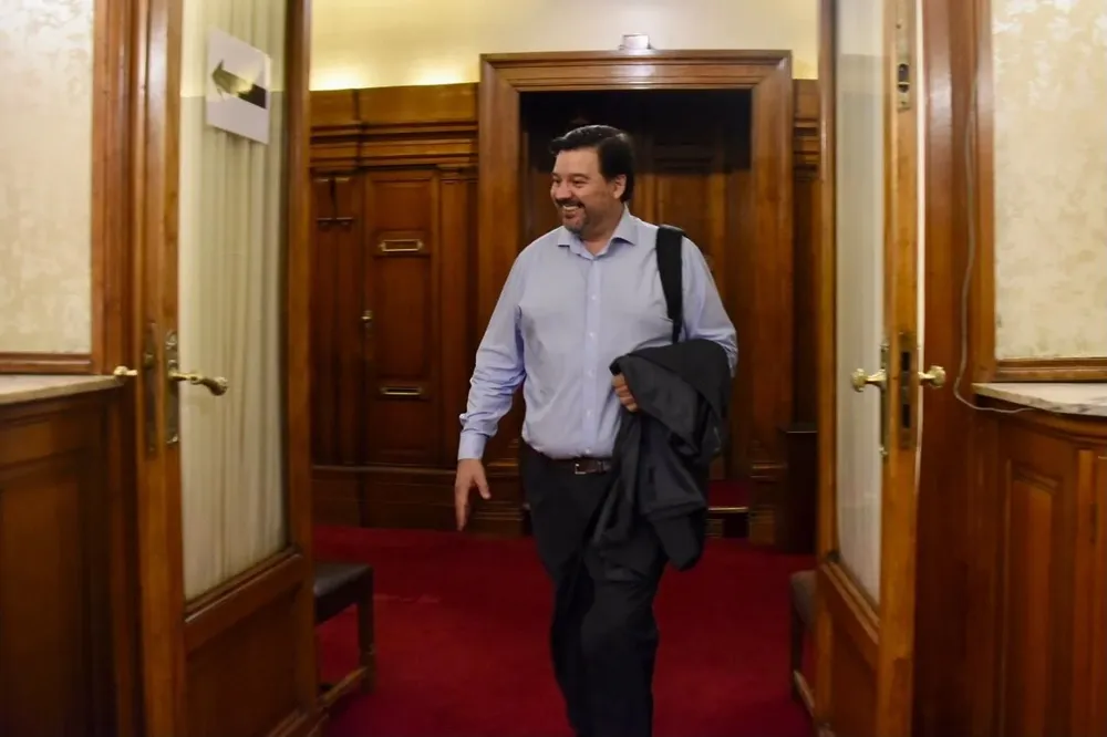 Adrián Peña será juzgado por la comisión de ética