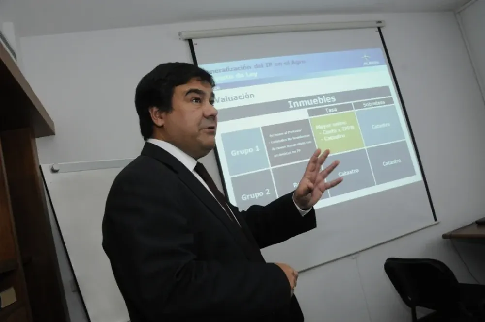 El contador Fernando García explica la generalización del Impuesto al Patrimonio al agro