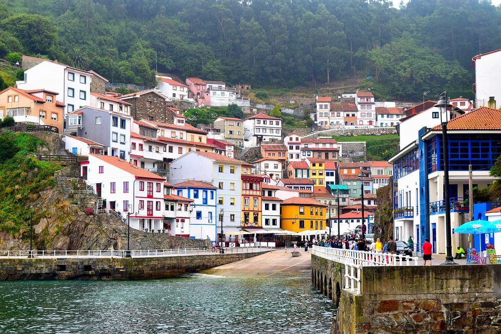 Ponga, Asturias, pueblo de España.&nbsp;