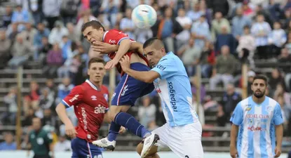 Tróccoli para la polémica: ¿se debió jugar en una cancha tan mala?