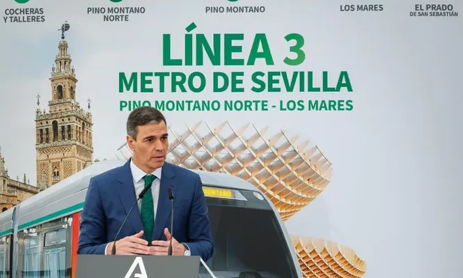 El presidente del Gobierno, Pedro Sánchez, durante su intervención en el acto de inicio de las obras en tramo urbano de la nueva línea de metro de Sevilla.