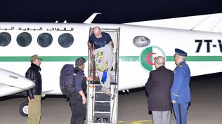 Las autoridades de Argelia reciben al español secuestrado que había sido liberado por los tuareg.