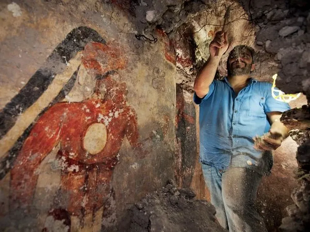 2. Un mural Maya contradice el apocalipsis En mayo de este año también tuvo lugar un descubrimiento que refiere a la civilización maya. En este caso, se trató de un mural que adornaba una casa, y en el que se encontraron cálculos que ayudaban a llevar la cuenta de largos períodos de tiempo. Contrario a la creencia popular, los mayas no predijeron el fin del mundo para 2012, sino para cientos de años en el futuro.
