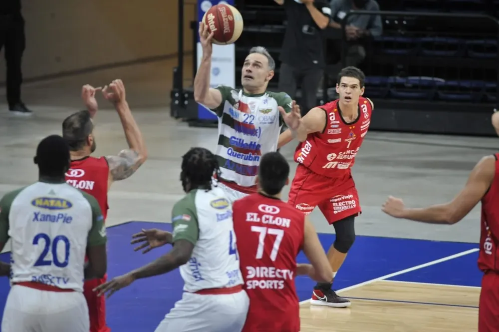 Bavosi, uno de los positivos de Aguada