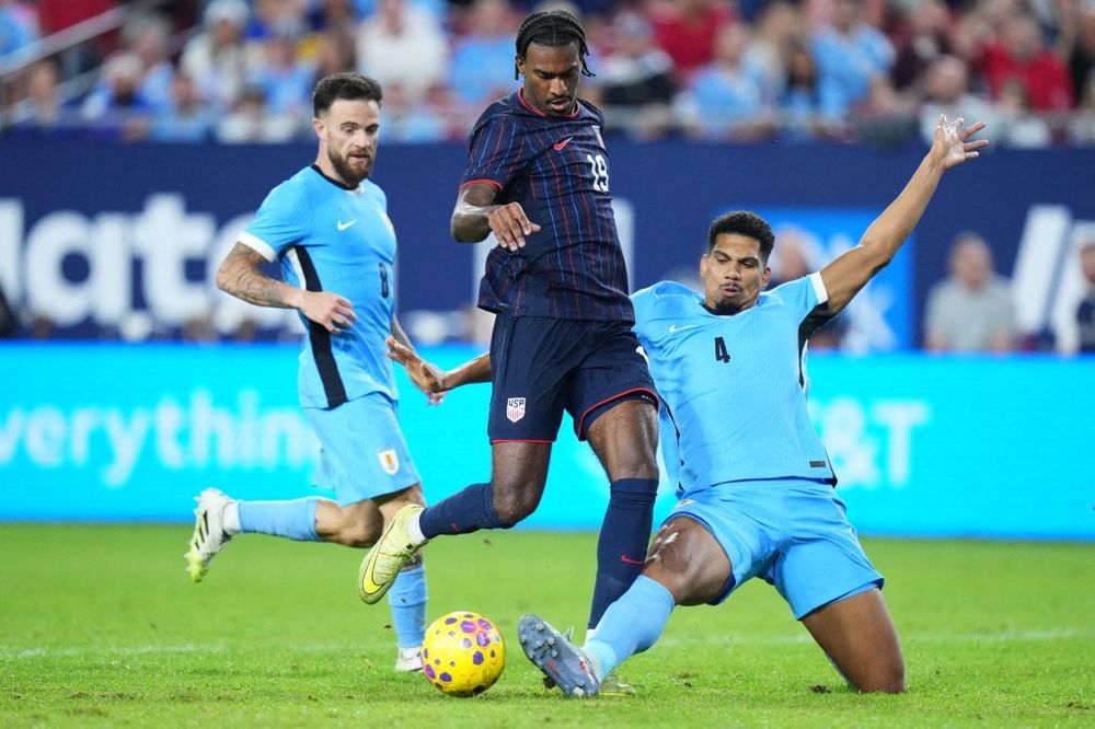 Haji Wright y Ronald Araujo