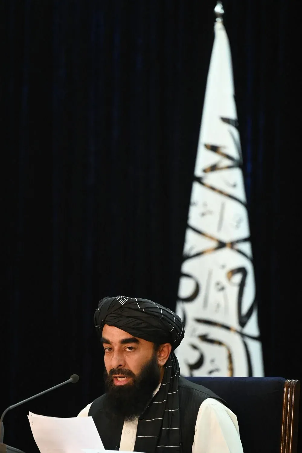 Talibanes confirmaron que las mujeres deberán estudiar separadas de los hombres