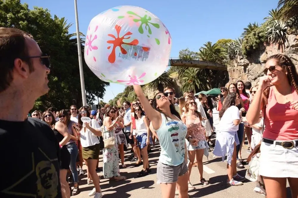 La firma Recomin SA, que gestiona Plaza Mateo, solicitó a la IMM el uso de tres espacios públicos sobre la costa del Parque Rodó para organizar bailes