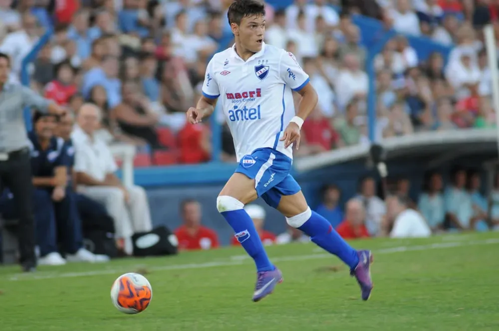 Renato César será titular en Nacional