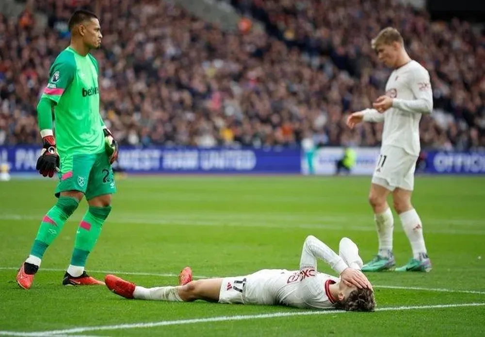 Garnacho le dio me gusta a dos comentarios contra Ten Hag