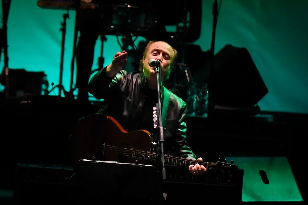 Jaime Roos en el show en el Estadio Centenario.