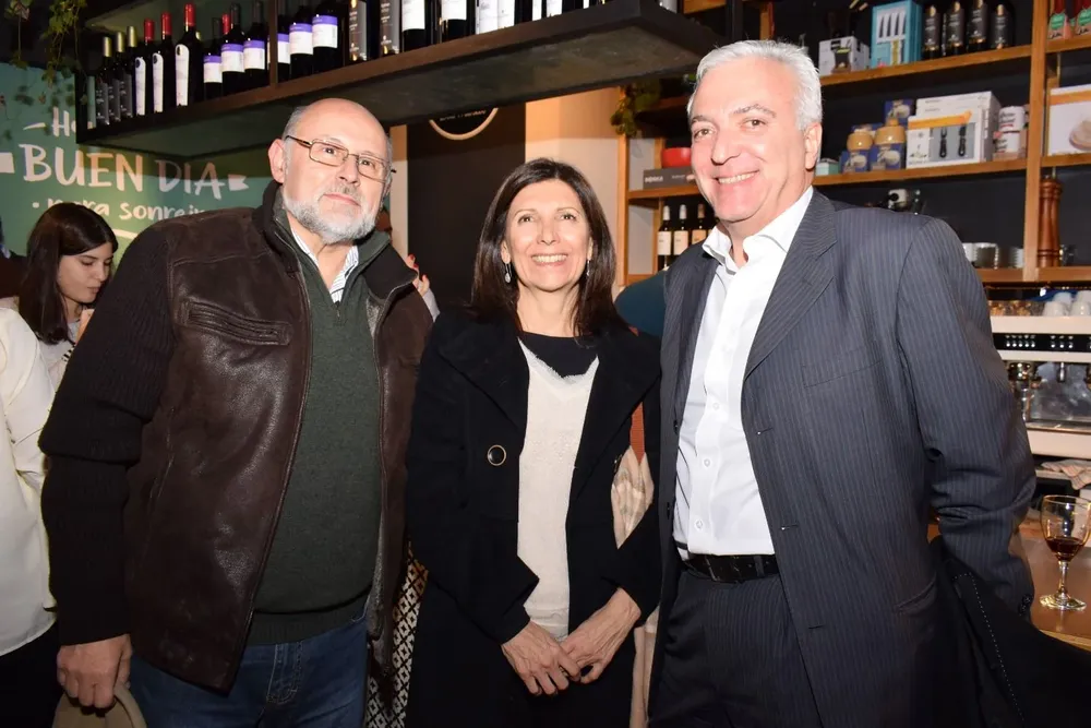 Juan Martinez, Laura Acevedo y Alejandro Suzacq