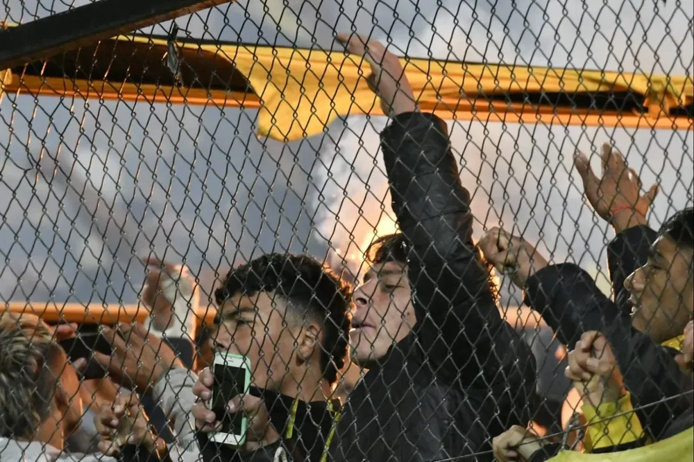 Hinchas de Peñarol durante el partido con Boston River este miércoles 28