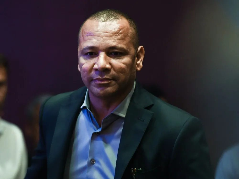 El padre de Neymar no pagará la fianza de Alves.