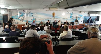 Presentación de los ofertantes en la licitación en la AUF