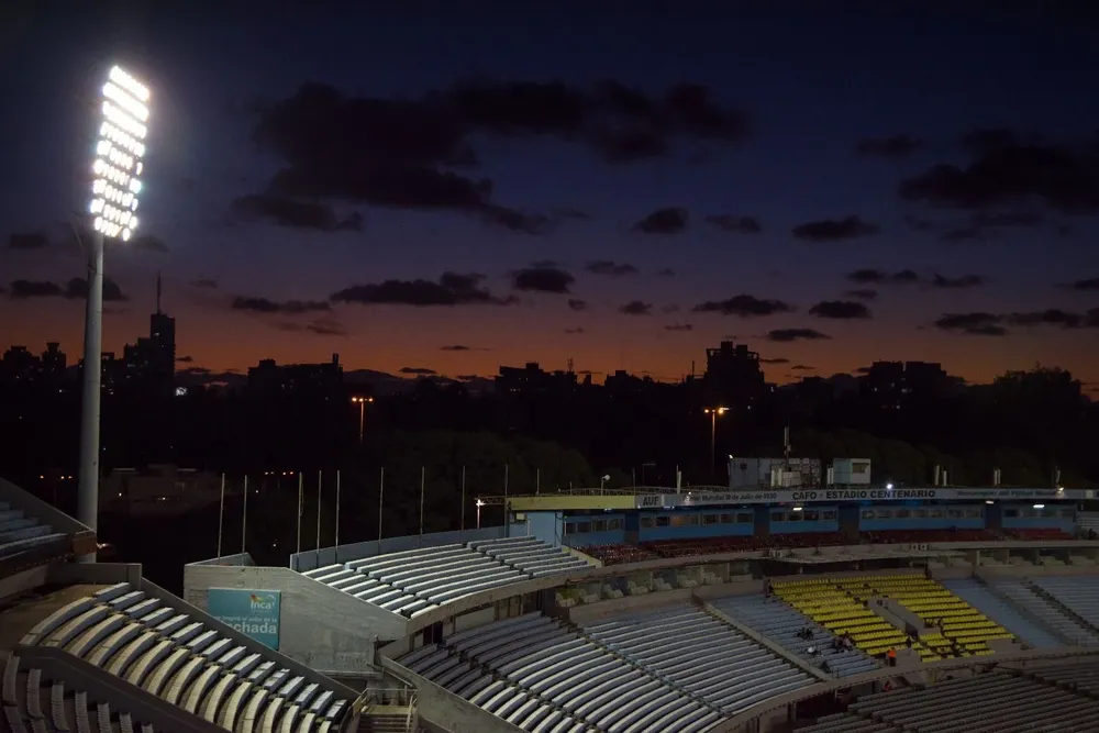 El Centenario espera por el clásico