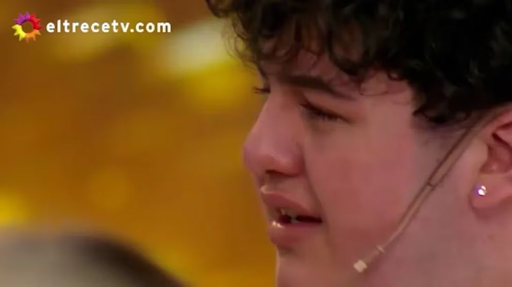 Los 8 Escalones: un joven lloró desconsolado al ver que otro participante era parecido a su abuelo fallecido