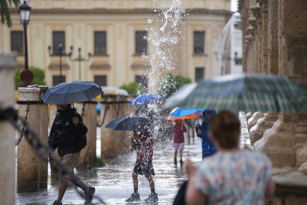 Activan el alerta naranja por fuertes lluvias en &nbsp;Comunidad Valenciana, Murcia y Baleares.