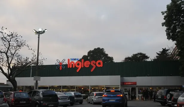 Tienda Inglesa comenzó a acordar el gerenciamiento de pequeños supermercados