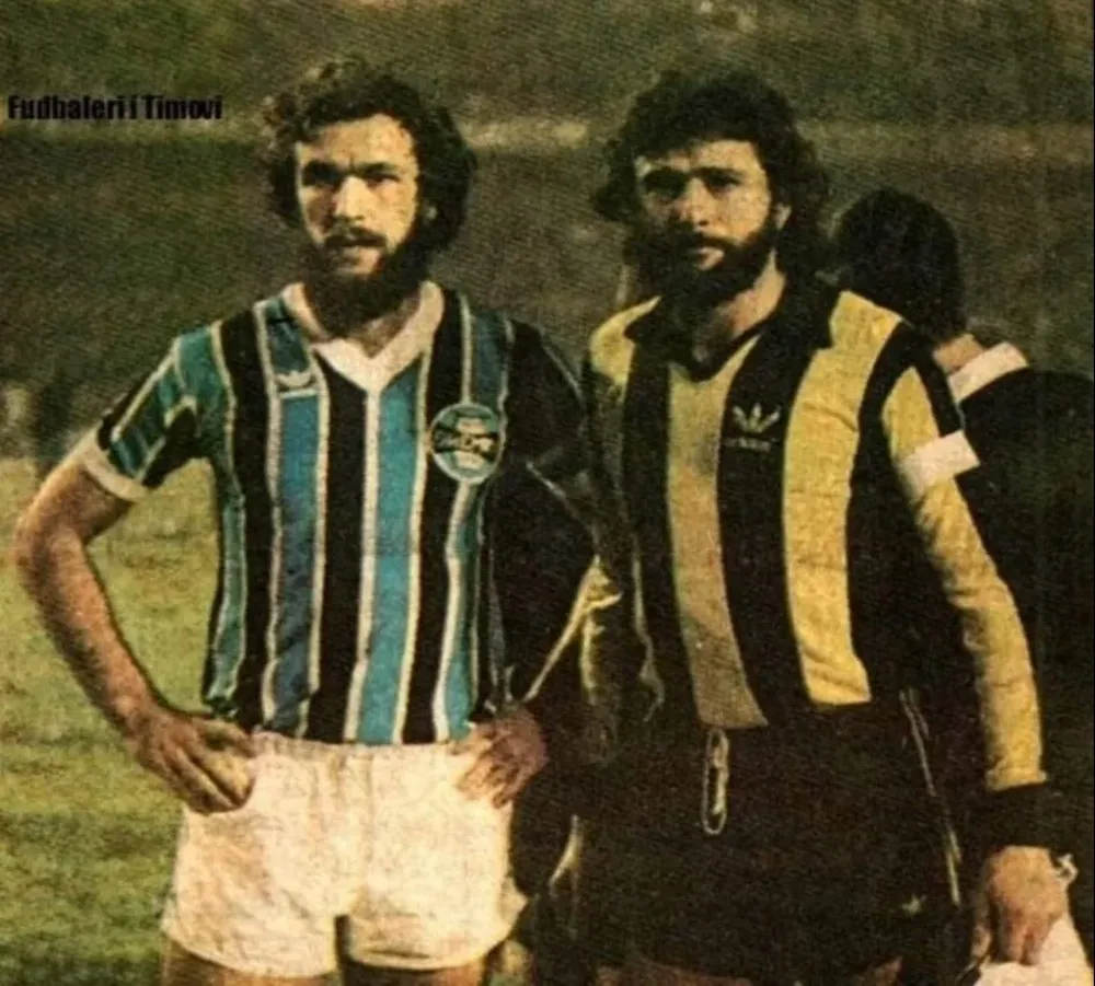 Hugo De León y Walter Olivera en la final de la Libertadores de 1983