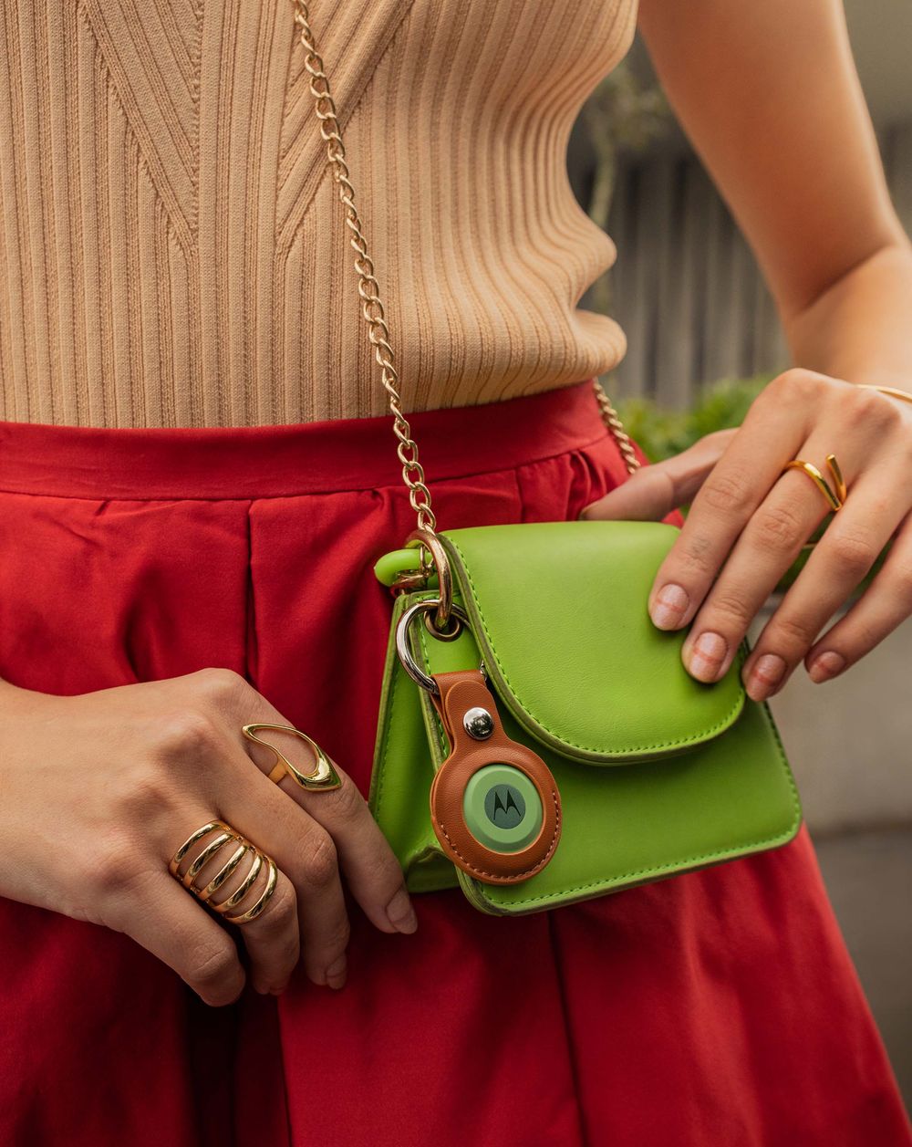 moto-tag-pdp-tracking-possessions-D-d9fg6att