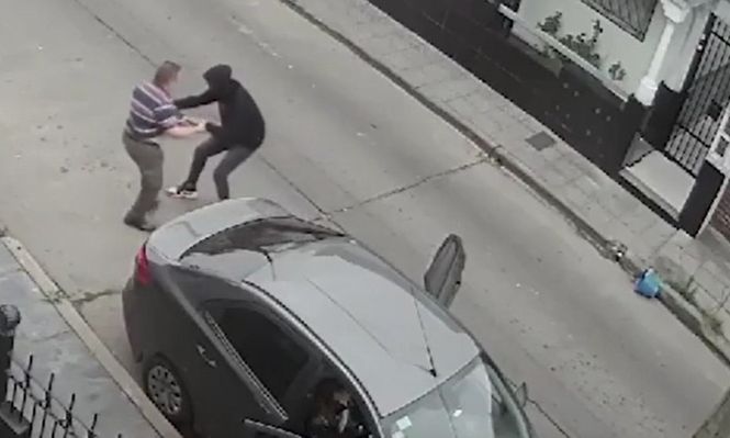 Motochorros asaltaron a periodistas y camarógrafos de Telefé y Canal 9 cuando cubrían un hecho de inseguridad