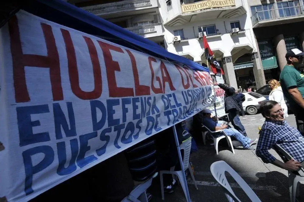 Foto de archivo. Huelga en Montevideo Gas