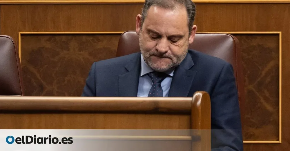 El PSOE exige a Ábalos que entregue su acta de diputado.