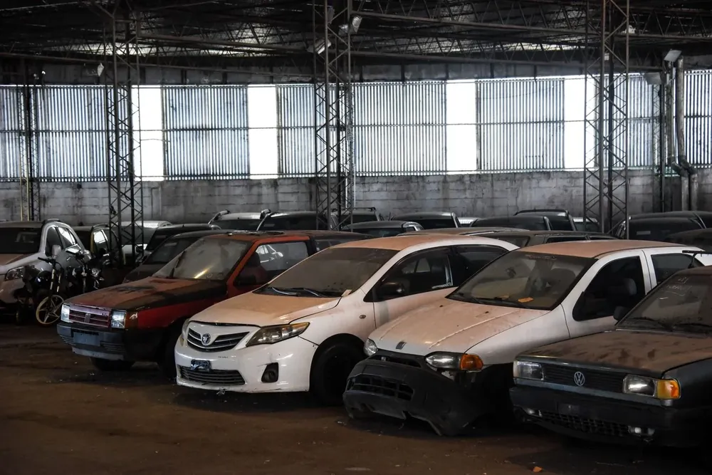 Depósito de autos incautados en el exmercado Modelo