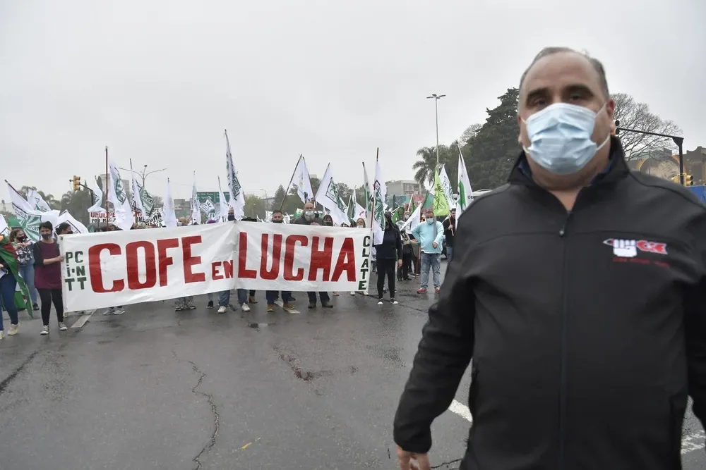 José Lorenzo López afirmó que hay que llegar a las máximas consecuencias con aquellos que se certifican en el Estado y siguen trabajando en el ámbito privado