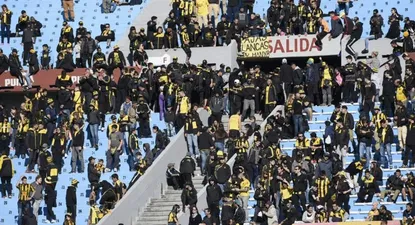 Hinchas de Peñarol en la Ámsterdam