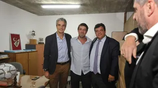 Decurnex le hizo un guiño a Alonso y prepara el regreso de Nacional a la AUF