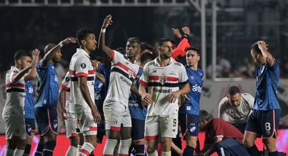 Juan Izquierdo es atendido en la cancha del MorumBIS