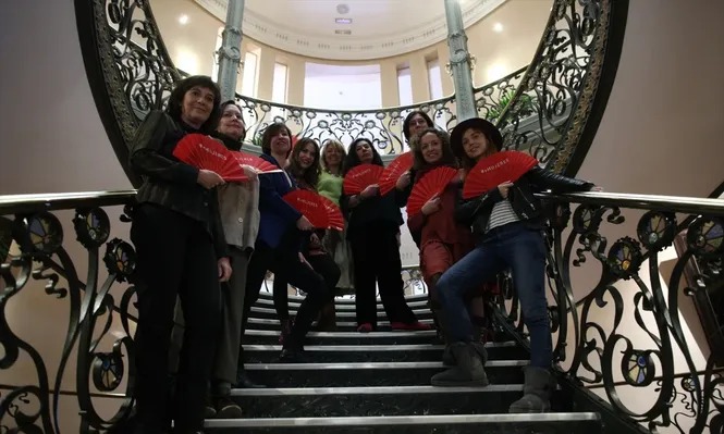 Abanicos para reivindicar el papel de la mujer en la gala de los Goya.