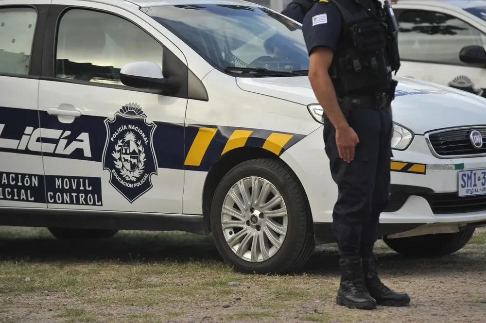 Archivo: Policías en Zona 3