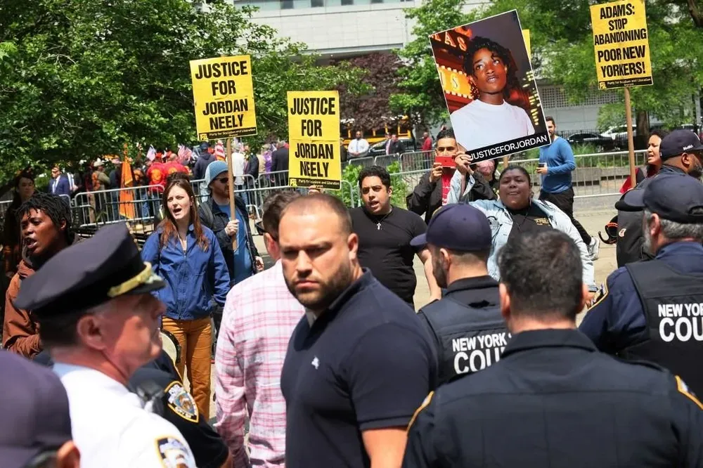 Apoyo republicano a un marine