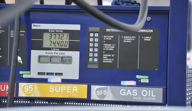 El ajuste de combustibles que el gobierno evitó hacer para noviembre