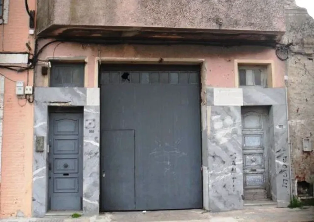 Frente del inmueble que remata Fattorini