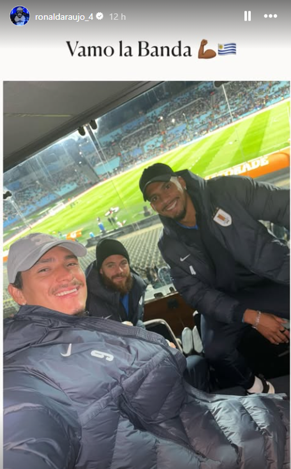 Darwin Núñez, Nahitan Nández y Ronald Araujo vieron el partido en un palco Darwin Núñez, Nahitan Nández y Ronald Araujo vieron el partido en un palco