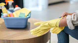 Polémica entre empleadas domésticas y amas de casa