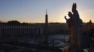 La despedida del papa Francisco: la plaza San Pedro se llena de fieles horas antes del inicio