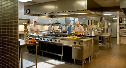 Certifican al Británico en buenas prácticas de manipulación de alimentos