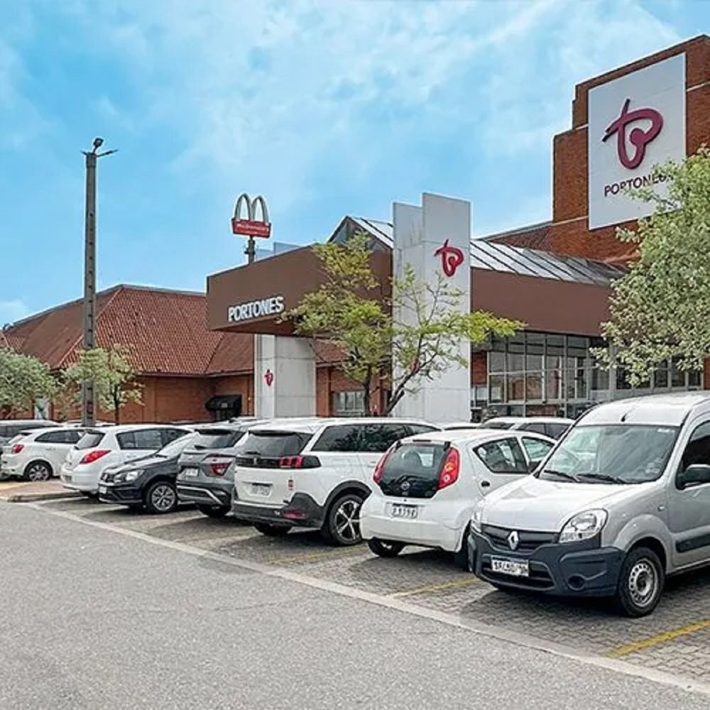 Portones Shopping. Archivo
