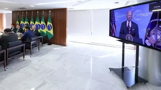 El gobierno de Brasil, con Jair Bolsonaro a la cabeza, escucha el discurso de Joe Biden durante la Cumbre del Clima