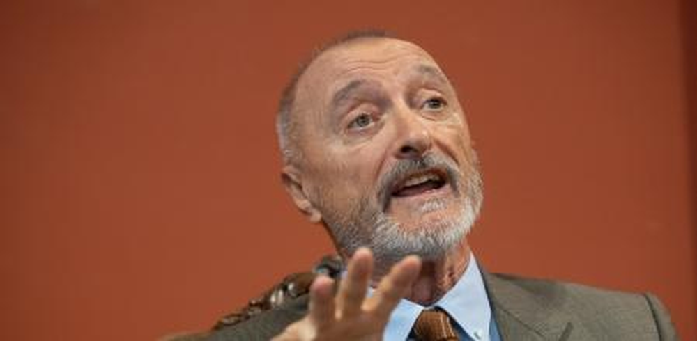 El escritor español, Arturo Pérez Reverte.