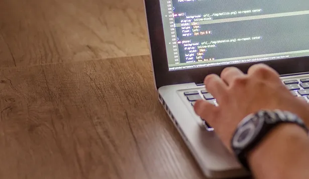 Empresas estadounidenses de software apuestan a Uruguay: ¿por qué lo hacen?