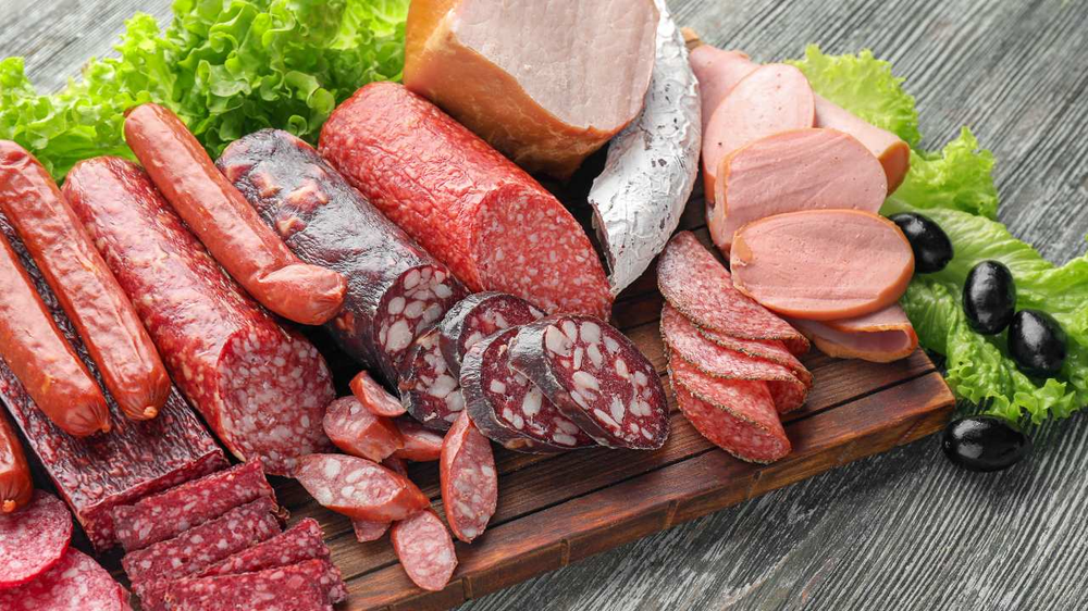 El consumo de carne procesada estaría vinculada al desarrollo de demencia y cáncer de colon.