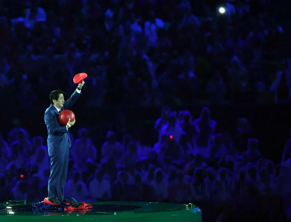 El pirmer ministro japonés Shinzo Abe apareció como Mario en la ceremonia de clausura de Río 2016