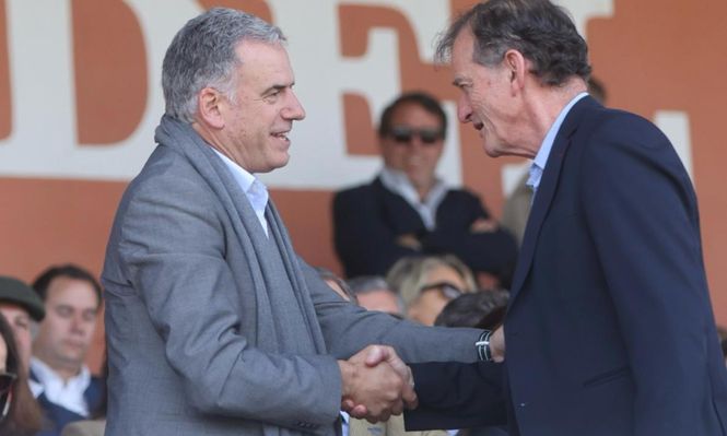 Yamandú Orsi y Guido Manini Ríos en la Rural del Prado